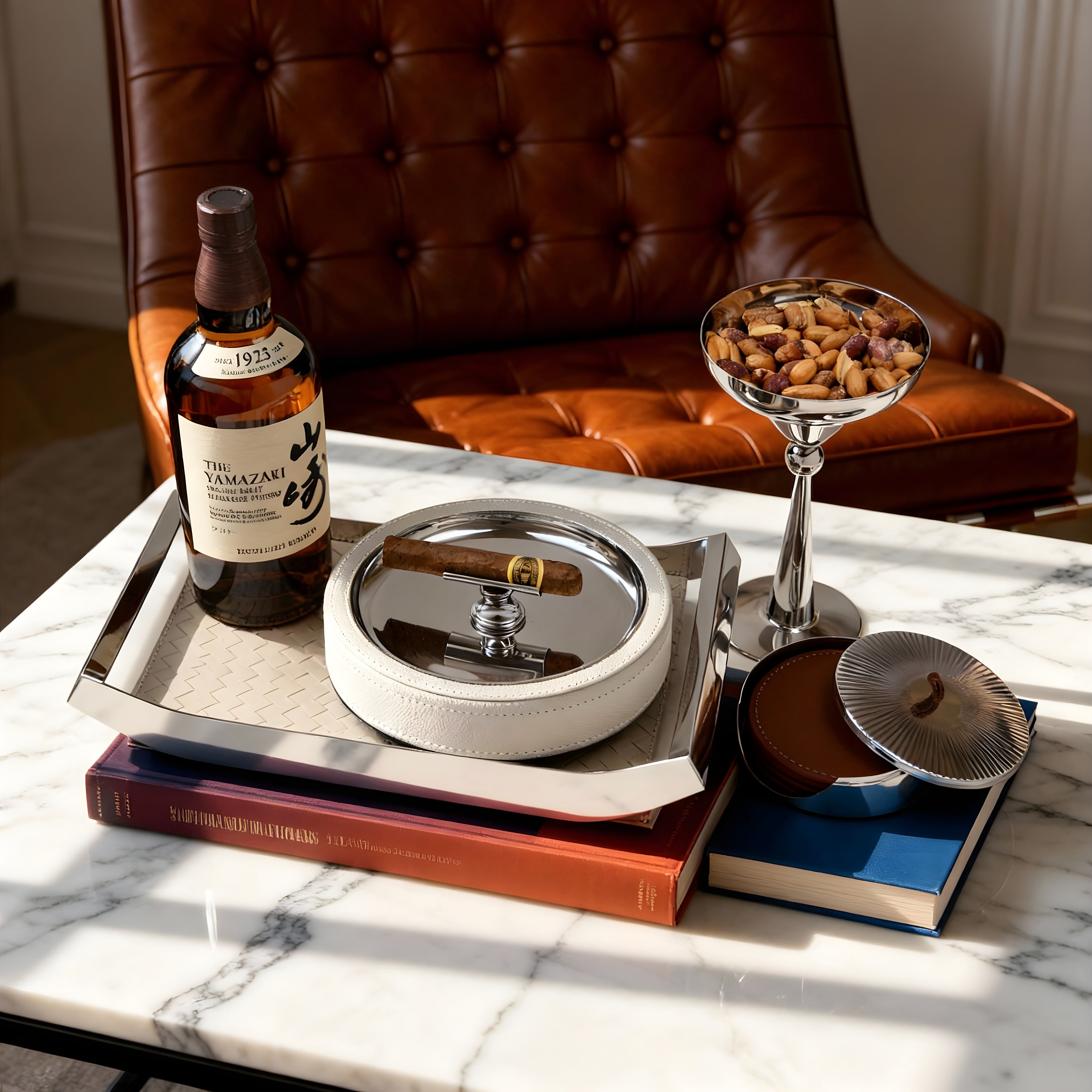 The Whiskey Set – Premium whiskey hosting set by Eloré featuring ice cup, leather accessories, and stainless-steel serving tray