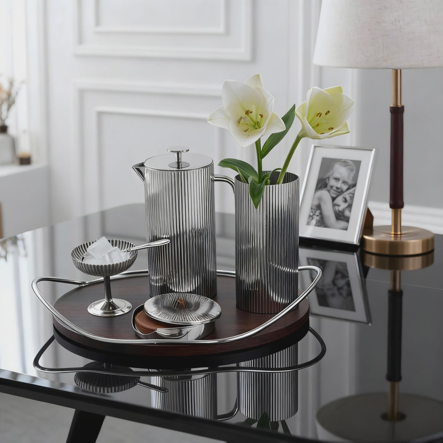 The Nordic Lines Set – product video demonstrating the Nordic-style hosting set by Eloré